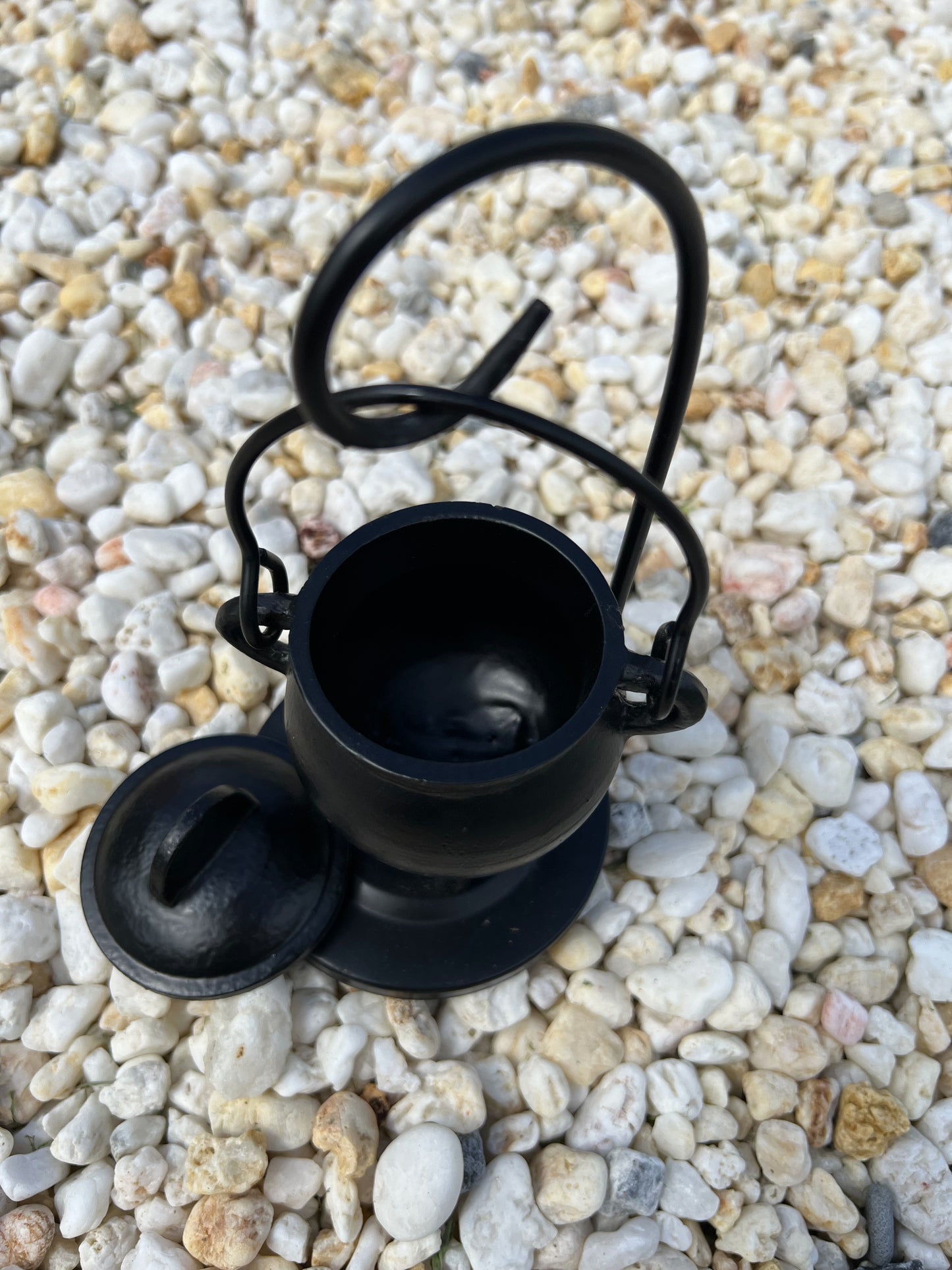Cast Iron Cauldron With Lid
